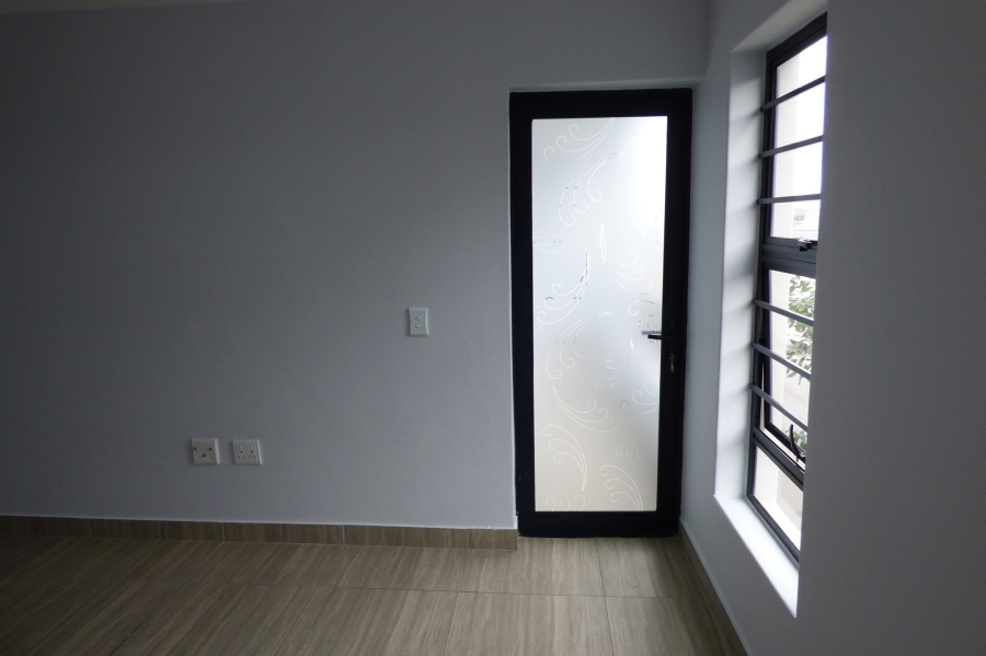 2 Bedroom Property for Sale in Parklands North Western Cape